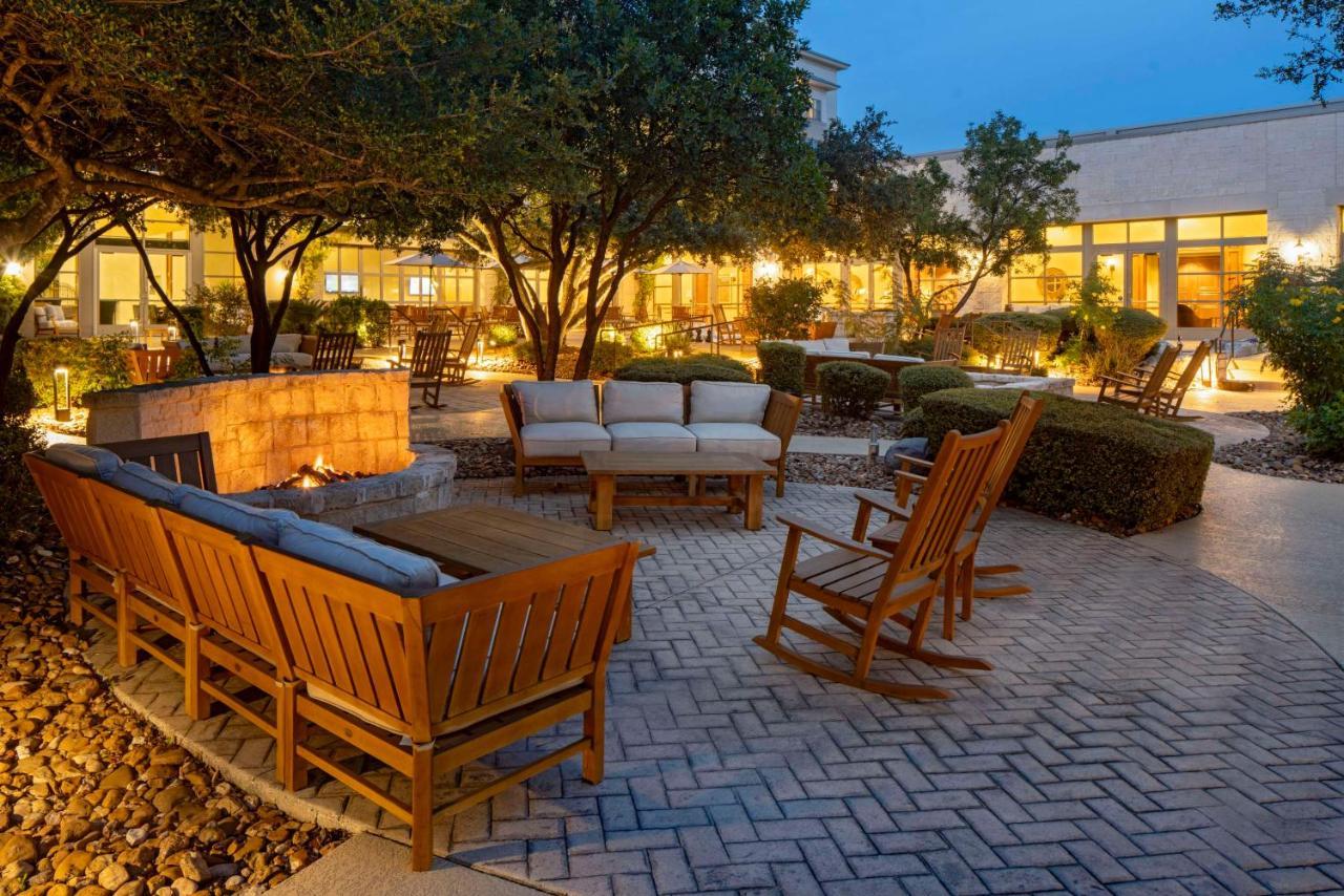 Hilton San Antonio Hill Country Hotel Exterior foto